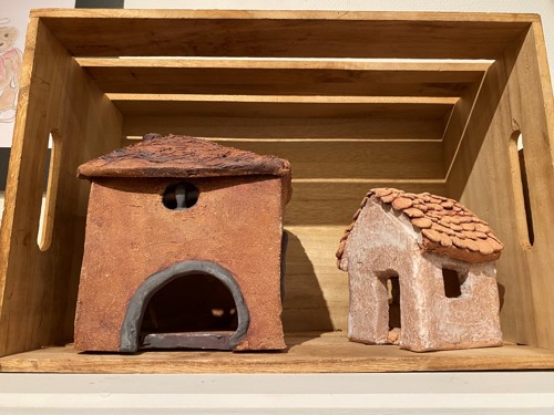 Kunstverk av barn på verksted