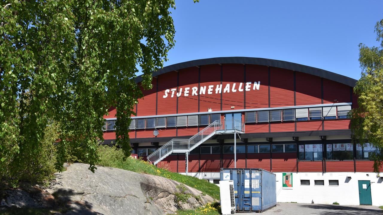 SMELTET IS: Kjøleanlegget i Stjernehallen ble slått av mandag 7. april, to og et halvt døgn før brannen på StjerneVærste natt til torsdag.