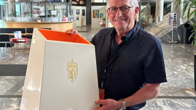 Valgansvarlig Dick Ekeroth ønsker velkommen til forhåndsstemming i Byhallen fra mandag 11. august – og snart kan du også forhåndsstemme på kjøpesentre, bibliotek og på en omreisende valgbrakke rundt i kommunen.