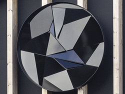 Symbol på Gressvik ungdomskole - en sirkel med utsmykninger