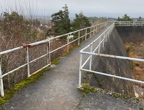 Betongdammen stenges for all ferdsel