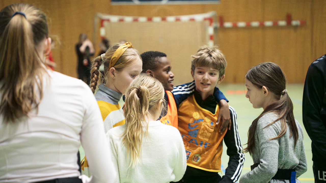 120 elever fra ulike skoler i kommunen var til stede på trivselslederkurs på Hurrød skole.