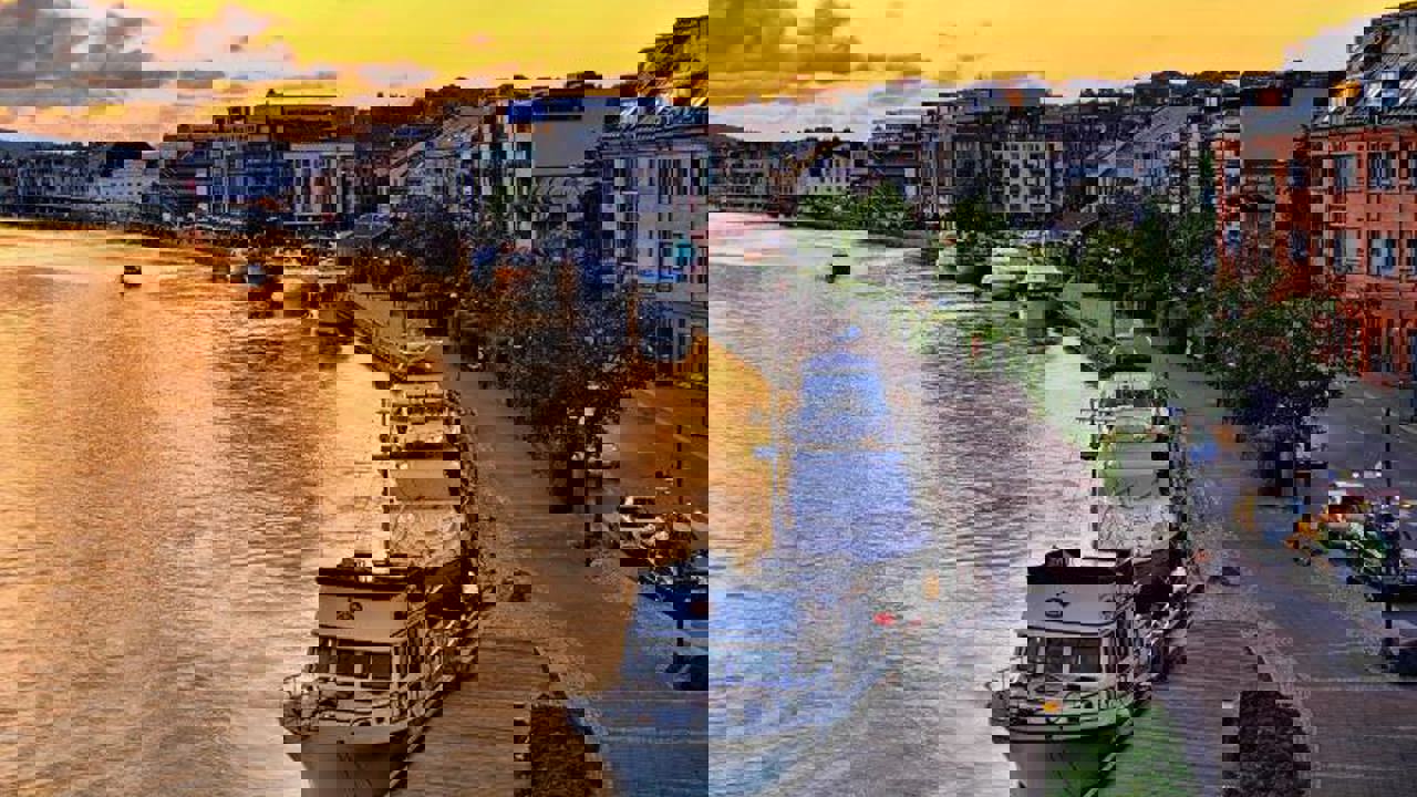 Elva i Fredrikstad i solnedgang 